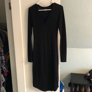 Black Wilfred Free (Aritzia)